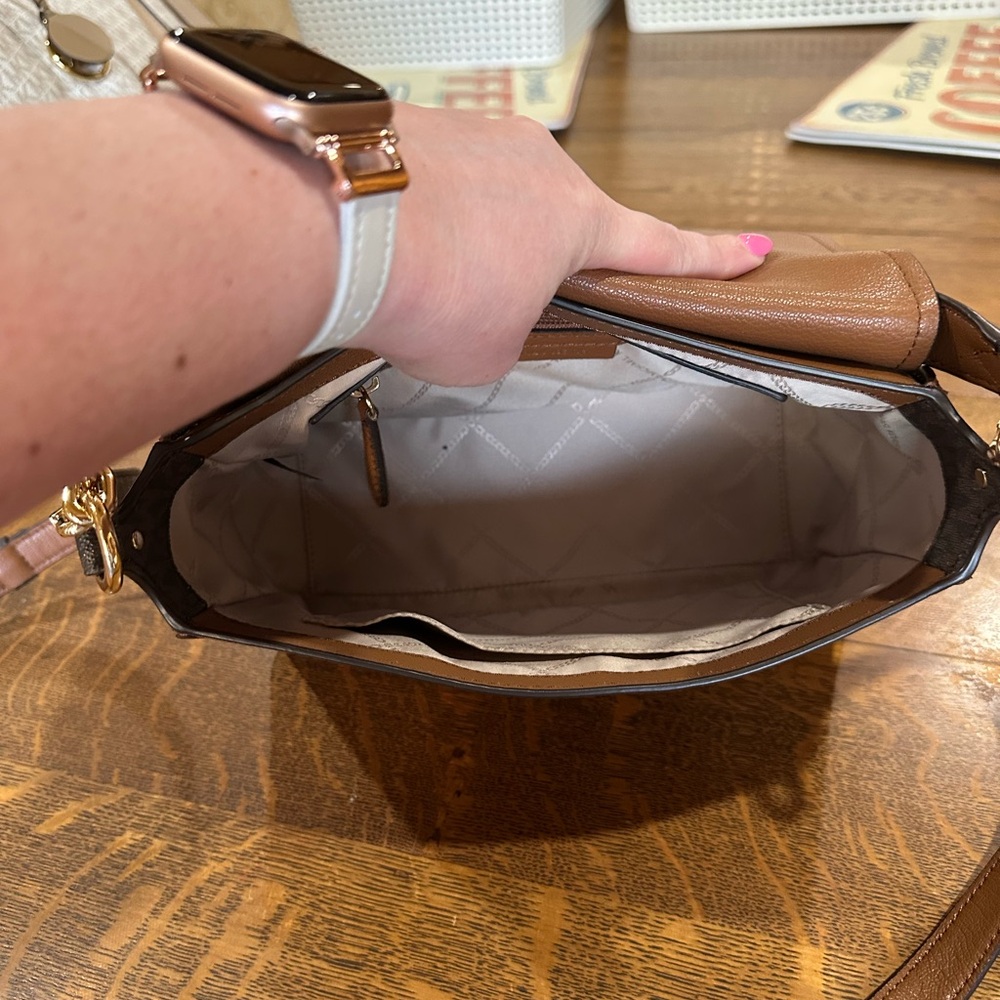 EUC Michael Kors Brown Leather Sylvia Crossbody Bag - Picture 7 of 8